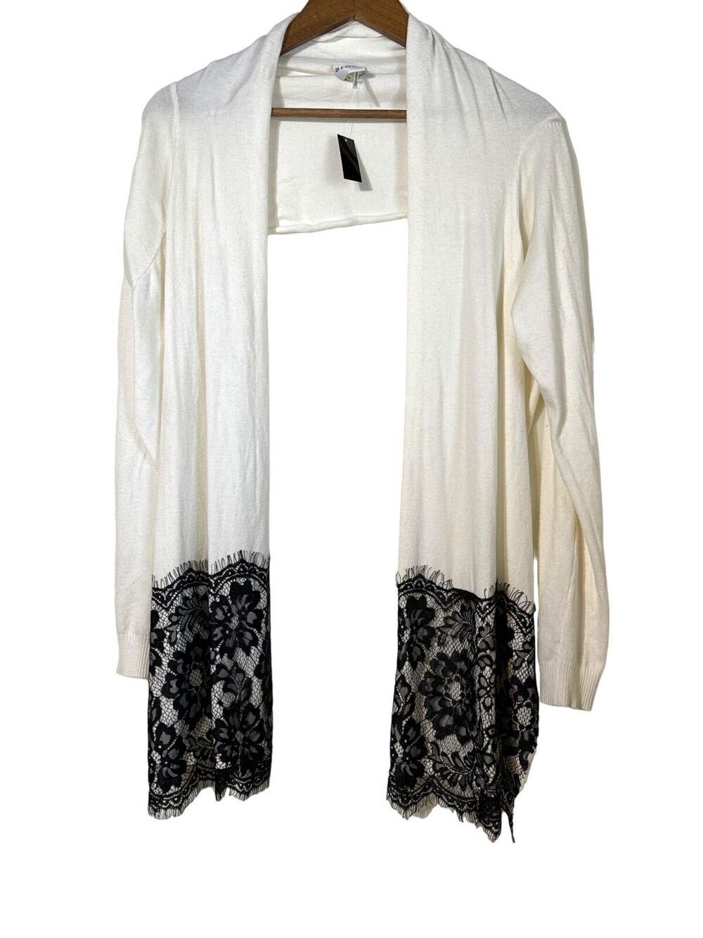 Sioni · Medium · Shrug · Wool Blend · Cropped Lace Trim · Winter White